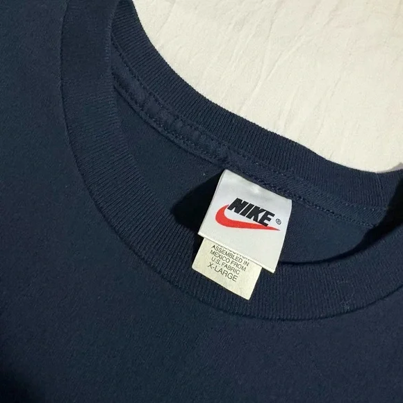 Nike 2004 men’s tshirt - Picture 3 of 4
